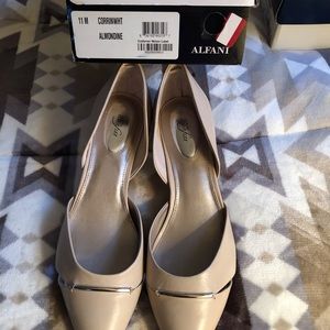 Alfani beige pumps